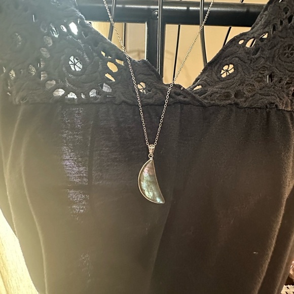 Beautiful Blue and Rainbow Flash Moon Shaped Labradorite Pendant Necklace - Picture 13 of 13